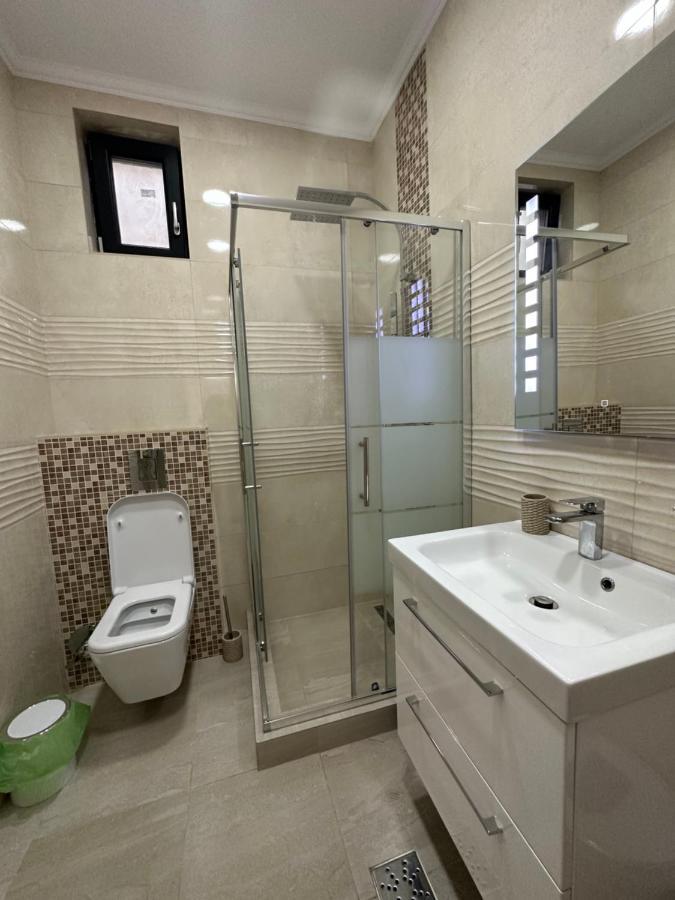 Golden Garden Luxury Apartment In Bukarest Kültér fotó