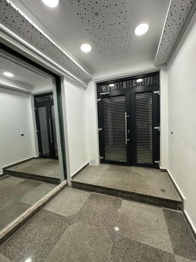 Golden Garden Luxury Apartment In Bukarest Kültér fotó