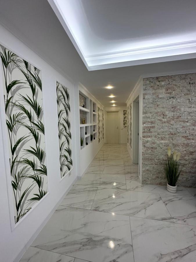 Golden Garden Luxury Apartment In Bukarest Kültér fotó