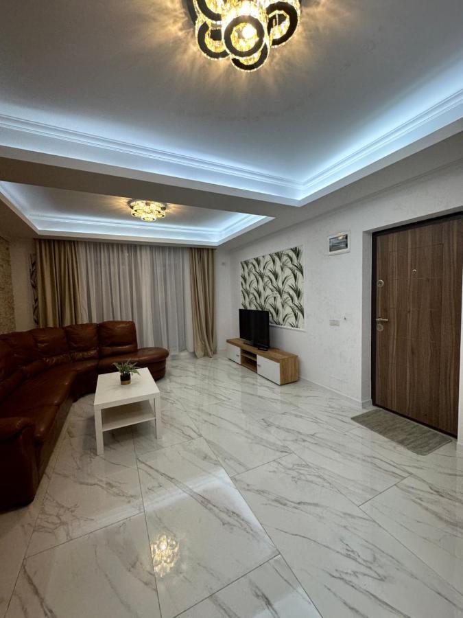 Golden Garden Luxury Apartment In Bukarest Kültér fotó