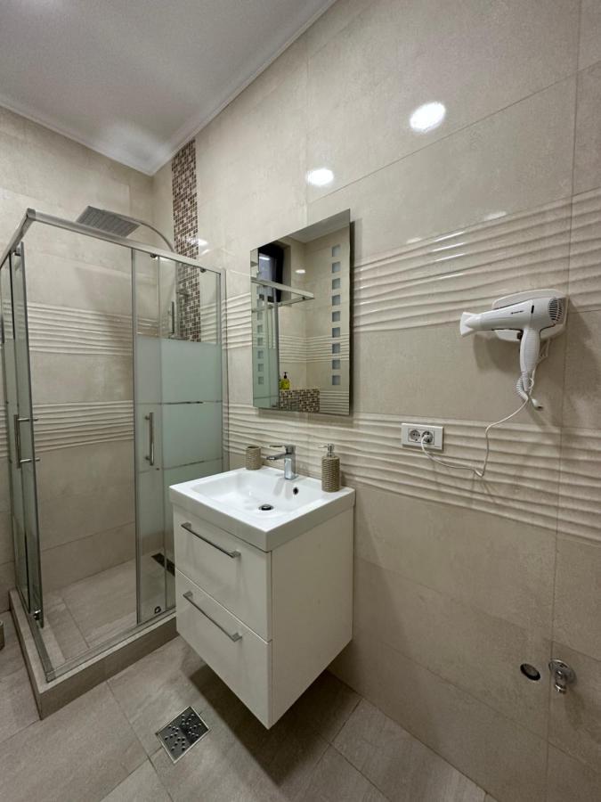 Golden Garden Luxury Apartment In Bukarest Kültér fotó