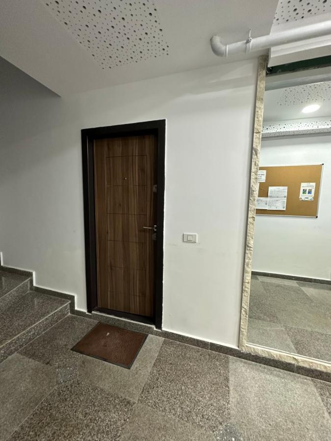Golden Garden Luxury Apartment In Bukarest Kültér fotó